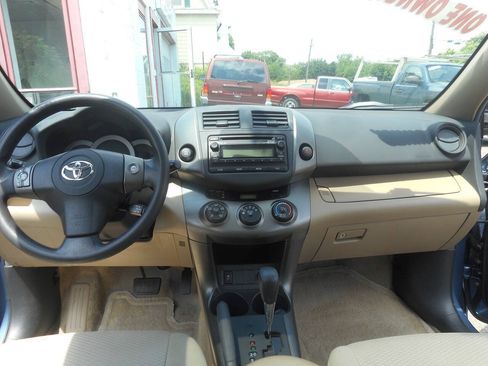 Used 2012 Toyota RAV4 4WD w/ Upgrade Value Pkg image 16
