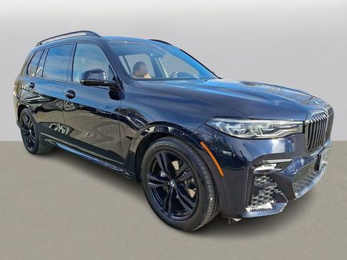 Used 2022 BMW X7 xDrive40i w/ M Sport Package image 3