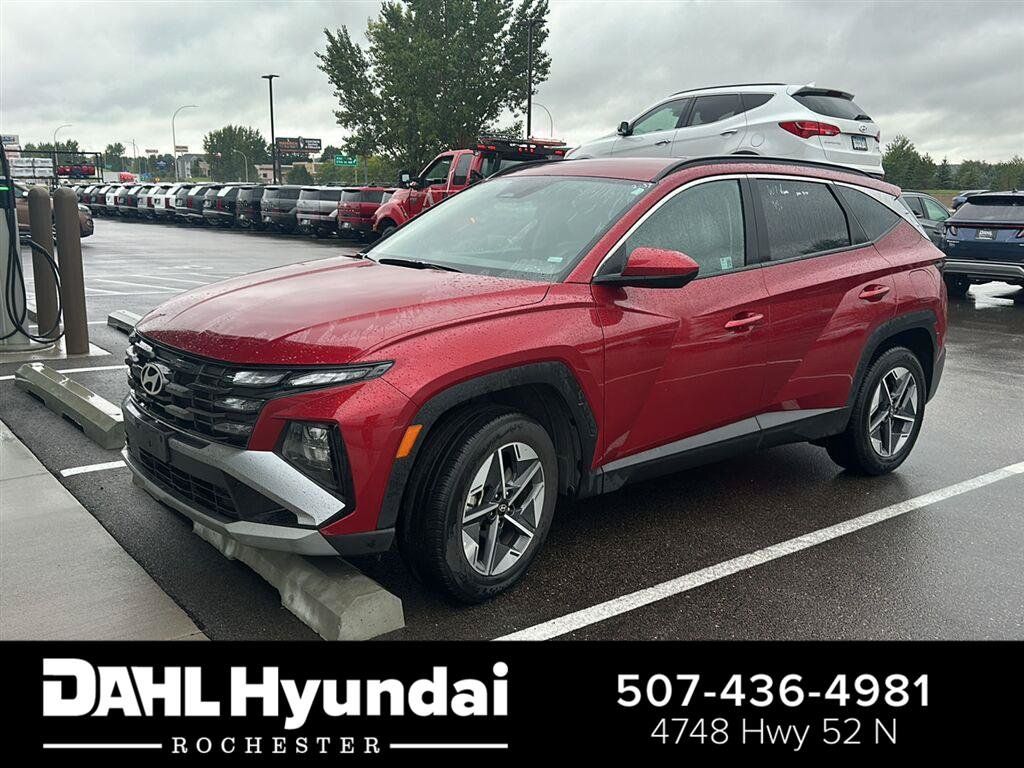 Certified 2025 Hyundai Tucson SEL AWD/4WD image 1
