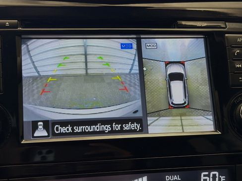 Used 2017 Nissan Rogue SL FWD image 16