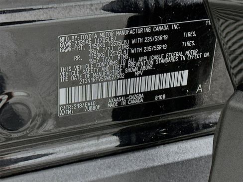 Used 2025 Toyota RAV4 Limited w/ Weather Package AWD/4WD image 23