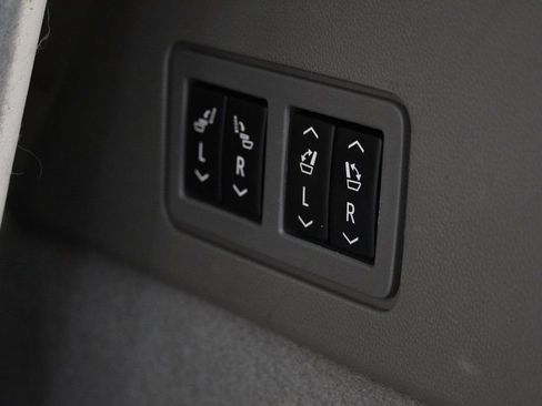 Used 2023 Cadillac XT6 Premium Luxury image 12