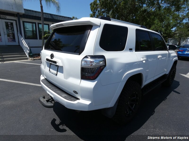 Used 2020 Toyota 4Runner SR5 AWD/4WD image 11