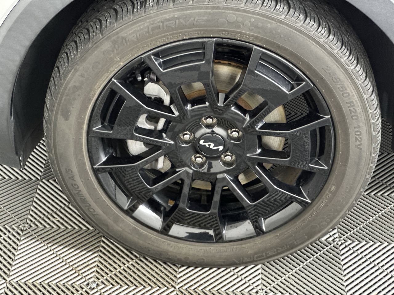 Certified 2022 Kia Telluride SX w/ SX Prestige Package AWD/4WD image 2