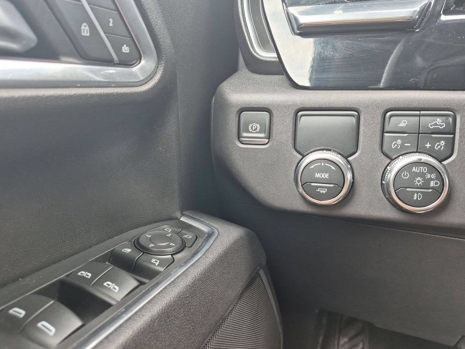 Used 2025 GMC Sierra 1500 SLT RWD image 16