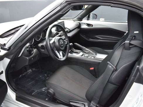 Used 2019 MAZDA MX-5 Miata Club image 16