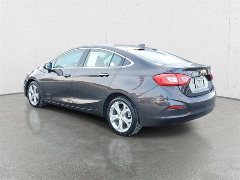 Used 2017 Chevrolet Cruze Premier image 5