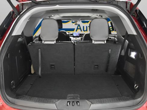 Used 2021 Ford Explorer XLT w/ Equipment Group 202A RWD image 39