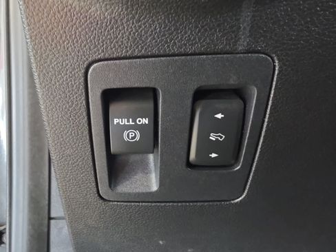 Used 2019 Ford F150 XLT w/ Equipment Group 302A Luxury AWD/4WD image 19