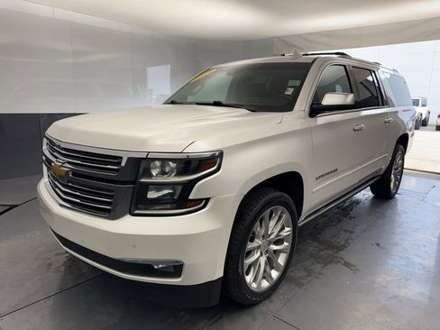 Used 2019 Chevrolet Suburban Premier w/ Premier Plus Edition AWD/4WD image 9