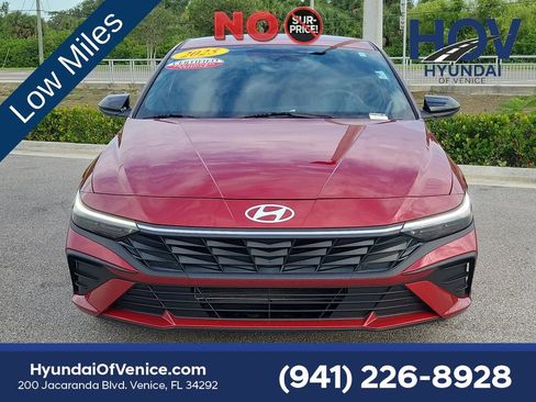 Certified 2025 Hyundai Elantra Sport FWD image 3