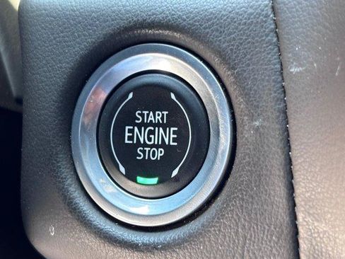 Used 2022 Chevrolet Tahoe LT w/ Luxury Package AWD/4WD image 33