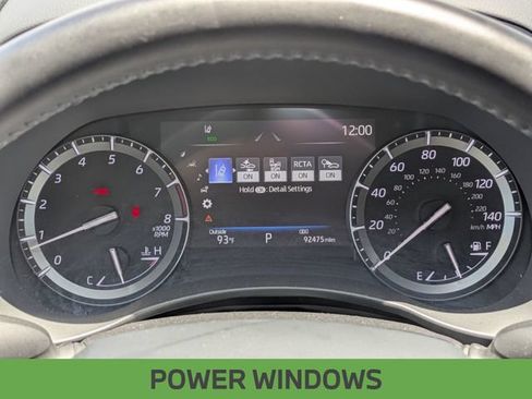 Used 2020 Toyota Highlander XLE FWD image 18