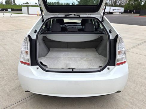 Used 2010 Toyota Prius Two FWD image 11