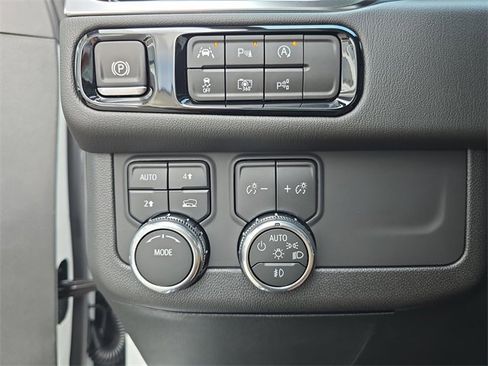 New 2026 GMC Yukon Denali w/ Sun & Power Step Package image 25