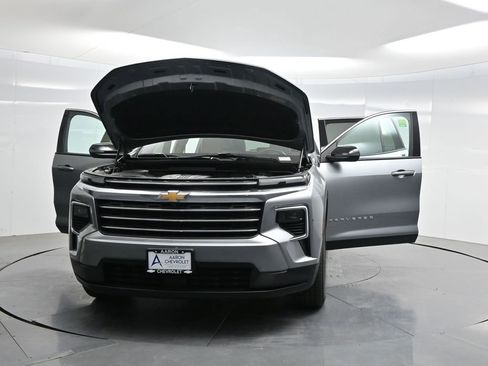 Used 2025 Chevrolet Traverse LT AWD/4WD image 36