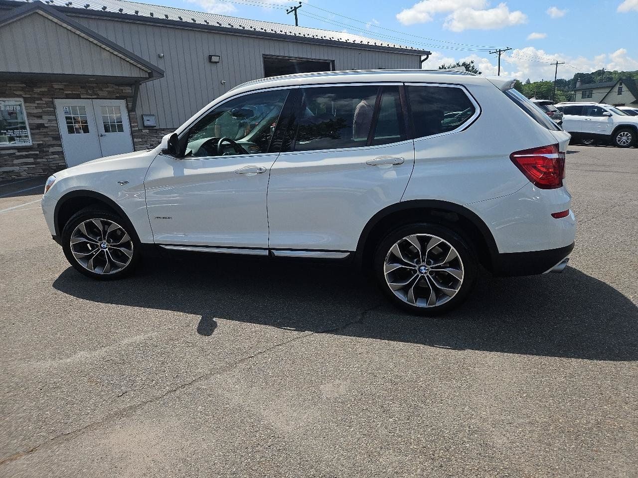 Used 2016 BMW X3 xDrive28i AWD/4WD image 6