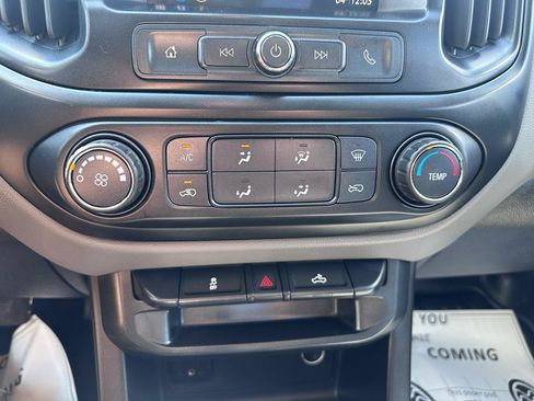 Used 2019 Chevrolet Colorado W/T AWD/4WD image 30