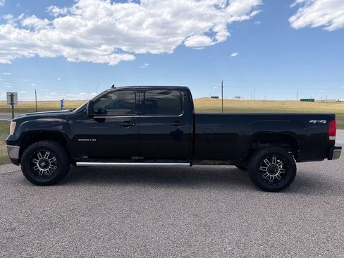 Used 2011 GMC Sierra 2500 SLT w/ SLT Convenience Package AWD/4WD image 2