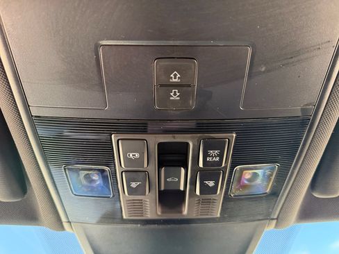 Used 2022 Volkswagen Tiguan SE AWD/4WD image 46