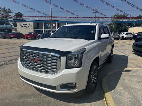 Used 2019 GMC Yukon Denali w/ Denali Ultimate Package image 3