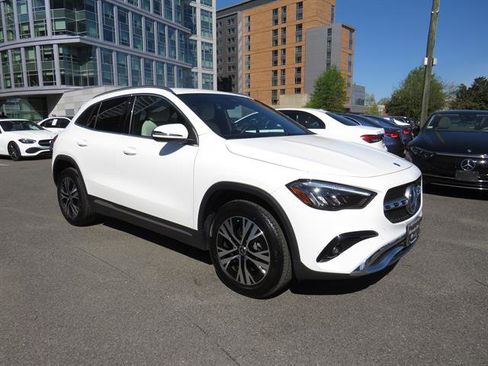 Used 2025 Mercedes-Benz GLA 250 4MATIC image 5