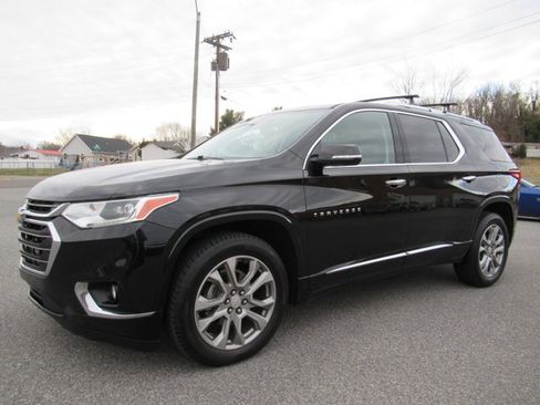 Used 2019 Chevrolet Traverse Premier w/ Driver Confidence II Package image 3