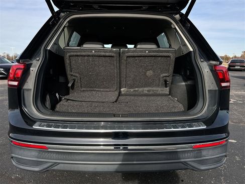 Used 2022 Volkswagen Tiguan SE image 23
