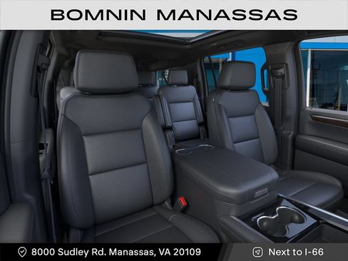 New 2026 Chevrolet Suburban Z71 w/ Comfort Package AWD/4WD image 16