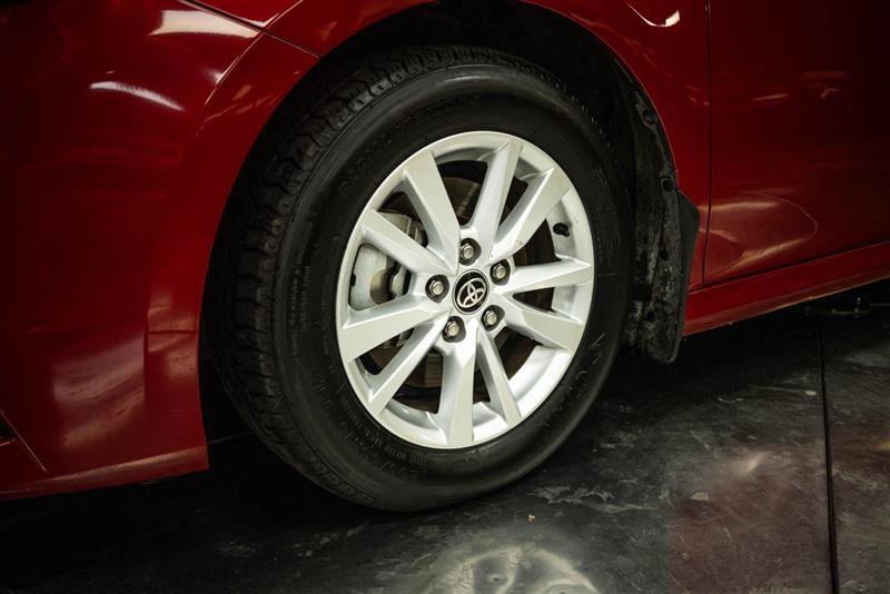 Used 2025 Toyota Camry LE FWD image 3