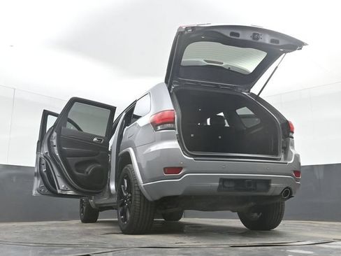 Used 2019 Jeep Grand Cherokee Altitude AWD/4WD image 53