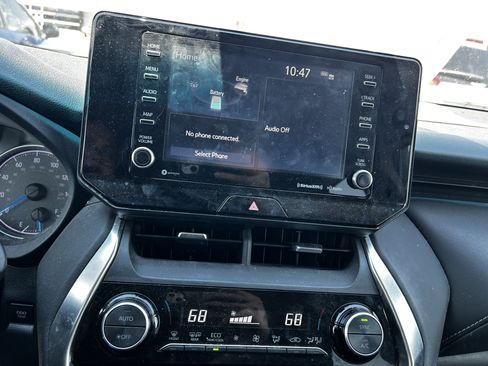 Used 2021 Toyota Venza LE w/ Carpet Mat Package (TMS) AWD/4WD image 15