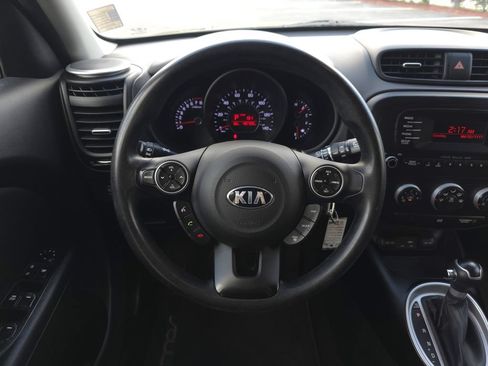 Used 2016 Kia Soul FWD image 21