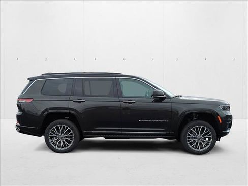 New 2024 Jeep Grand Cherokee L Summit image 8