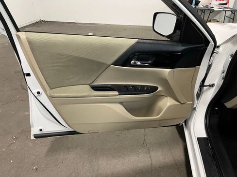 Used 2016 Honda Accord LX image 24