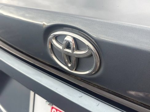 Used 2021 Toyota Corolla LE FWD image 30