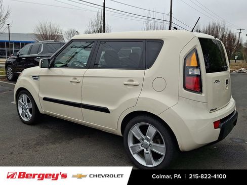 Used 2011 Kia Soul ! image 8