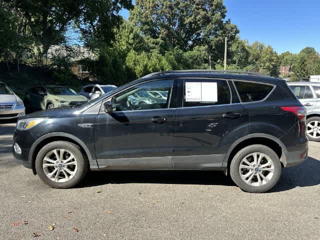 Used 2018 Ford Escape SE FWD image 2