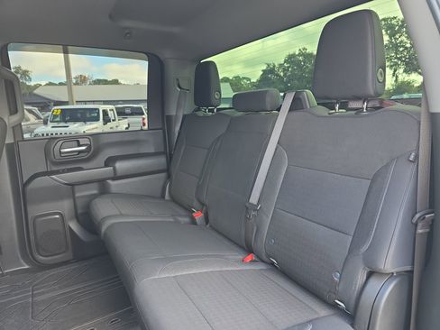 Used 2024 Chevrolet Silverado 2500 Custom w/ Custom Value Package image 16