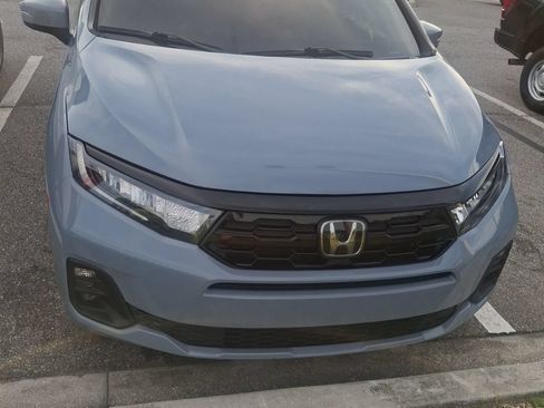 Used 2025 Honda Odyssey Touring image 2