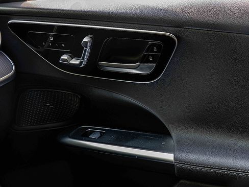 Used 2025 Mercedes-Benz C 300 4MATIC Sedan image 15