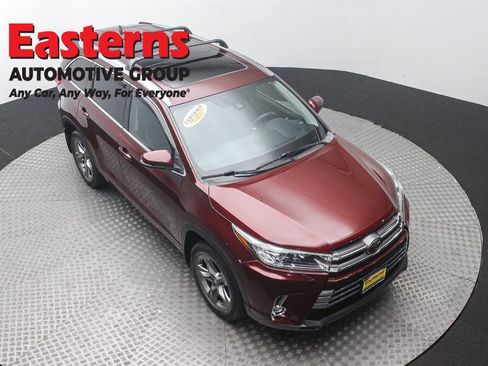 Used 2019 Toyota Highlander Limited Platinum AWD/4WD image 3