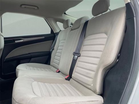 Used 2018 Ford Fusion S image 9