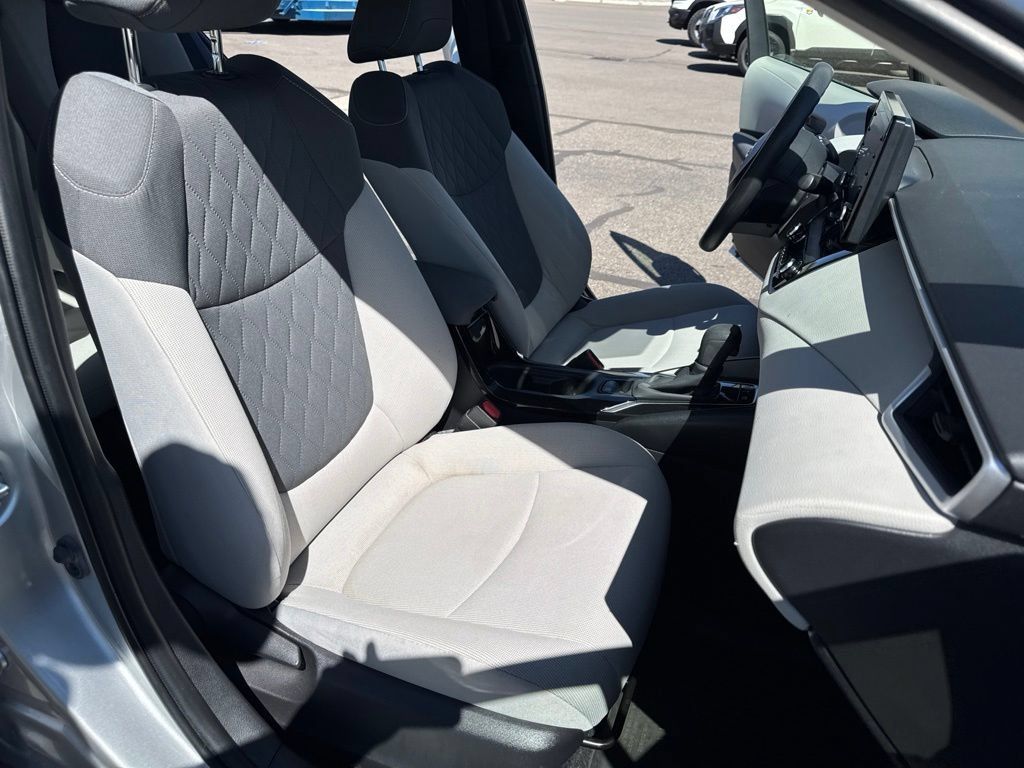 Used 2022 Toyota Corolla LE FWD image 13