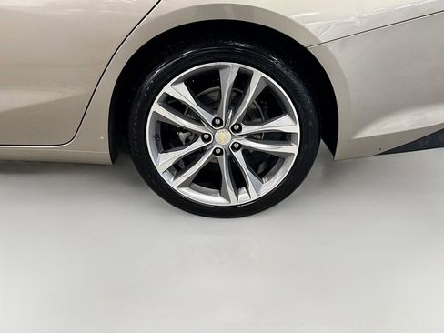 Used 2022 Chevrolet Malibu LT image 32