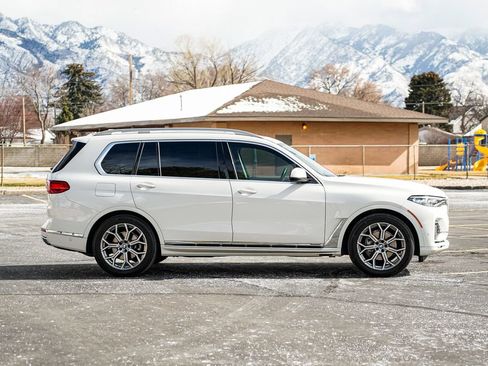 Used 2022 BMW X7 xDrive40i w/ Executive Package image 4