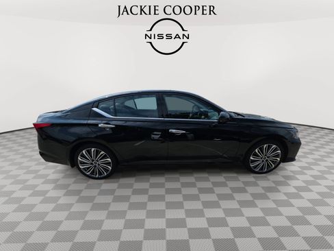 Used 2025 Nissan Altima 2.5 SL FWD image 4