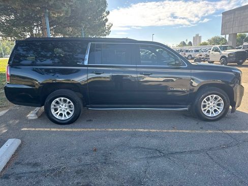 Used 2017 GMC Yukon XL SLT AWD/4WD image 4