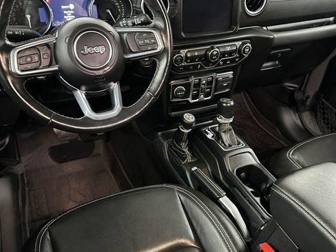 Used 2022 Jeep Wrangler Unlimited Sahara w/ Cold Weather Group AWD/4WD image 28