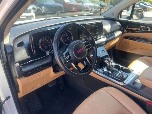 Used 2022 Kia Carnival EX FWD image 6